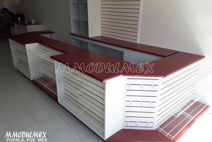 Fabricación de Vitrinas para Tiendas